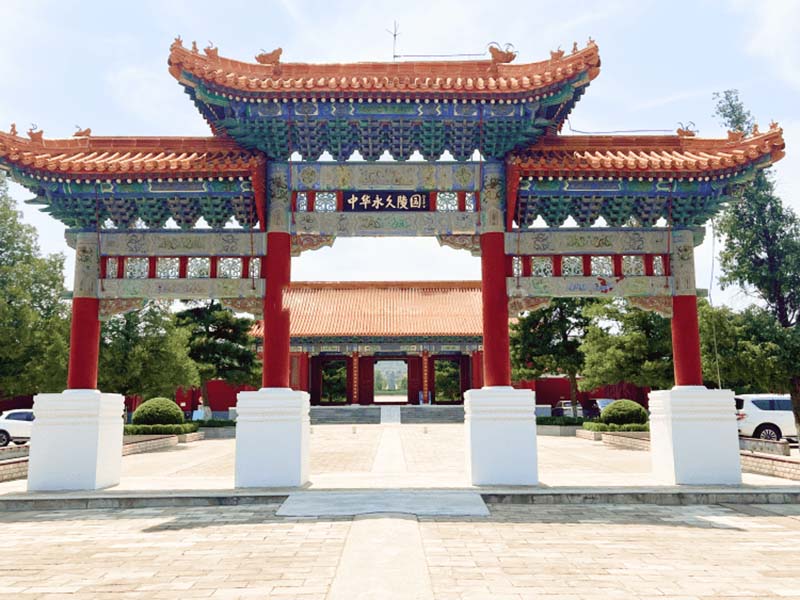 陵园大门